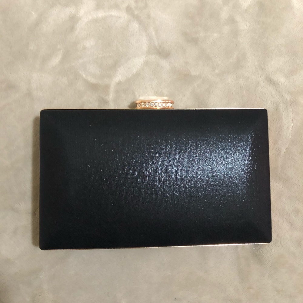 Black clutch